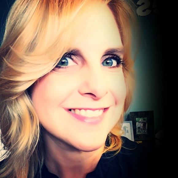 Meet your Posher - Picture 3 of 8